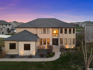 5523 Allison Dr, Bettendorf, IA 52722