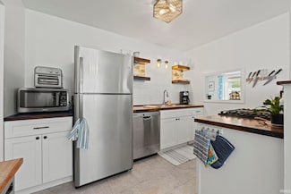 1416 Melbourne Dr, New Haven, IN 46774