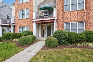 993 Hollymeade Cir, Newport News, VA 23602