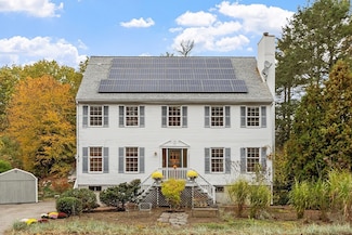 159 Pine St, Manchester, MA 01944