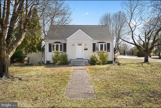 404 Pine St, Williamstown, NJ 08094