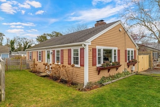 18 Holiday Ln, Dennis Port, MA 02639