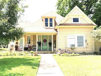 401 W Sam Rayburn Dr Unit 2, Bonham, TX 75418