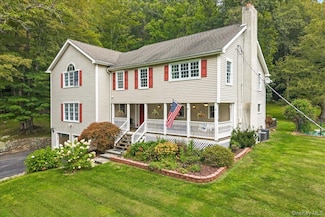 40 Smokey Hollow Ct, Carmel, NY 10512
