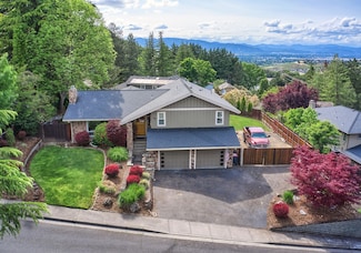66 Monterey Dr, Medford, OR 97504