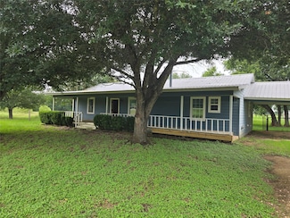 3242 E Fm 696, Lexington, TX 78947