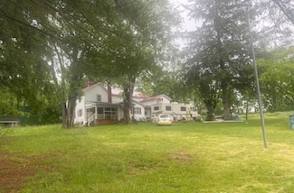 70 W View St, Greenville, VA 24440