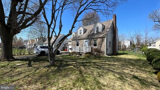 5 Whitman Ave, Stratford, NJ 08084