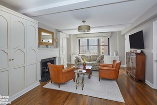 210 E 73rd St Unit 7F, New York, NY 10021
