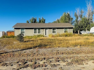 105 W 2nd St N, Cowley, WY 82420