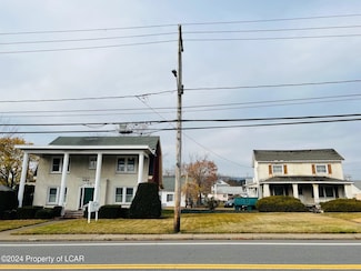 409 N Main St, Old Forge, PA 18518