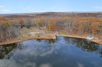 41 Kilroy Rd, Andover, NJ 07821