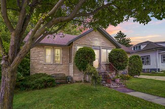 517 W Florence St, Cambria, WI 53923