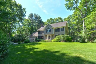 19 Maple St, Norfolk, MA 02056