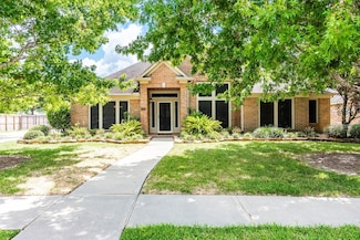 109 Smokey Lake Ln, Dickinson, TX 77539