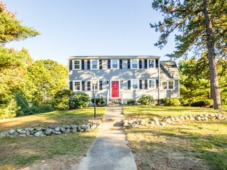 3 Mohawk Cir, East Walpole, MA 02032
