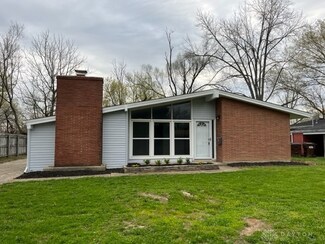 17 Mario Dr, Dayton, OH 45426