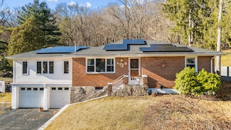 208 Bungay Rd, Seymour, CT 06483