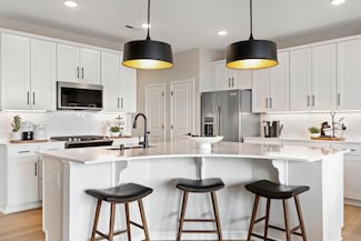 12841 Sawyer Ln, Rogers, MN 55374