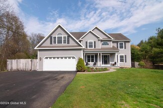 10 Rebecca Dr, Middle Grove, NY 12850
