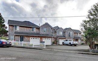 301-307 C St, Seaside, OR 97138
