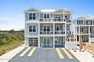 407 E 4th St, Ocean Isle Beach, NC 28469