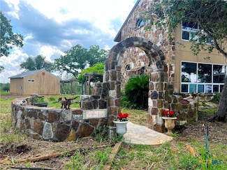 184 Guadalupe Hills Ln, Seguin, TX 78155