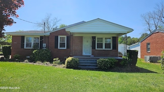 101 Oakland Blvd, Clinton, NC 28328