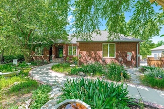 9129 N Seneca St, Valley Center, KS 67147