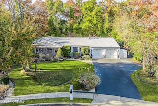 8 Chelsea Ct, Toms River, NJ 08753