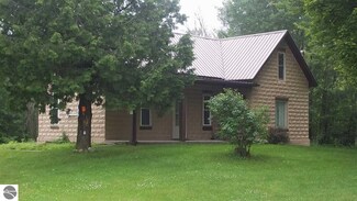 1939 N North Rd, Twining, MI 48766