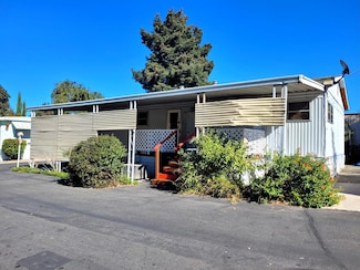 5238 Brook Park Ln, Sacramento, CA 95841