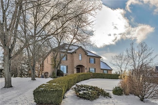 105 Treetop Ln, Canonsburg, PA 15317