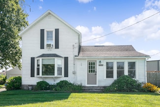 9038 Hills Rd, Baroda, MI 49101