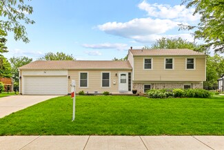 14 Cumberland Dr, Schaumburg, IL 60194