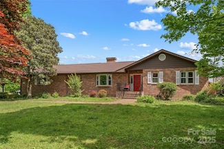 196 Broadview Cir, Brevard, NC 28712