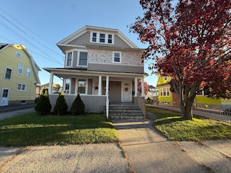 87 Manhattan Ave Unit 3rd floor, Bridgeport, CT 06606