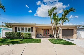 16217 1st St E, Redington Beach, FL 33708