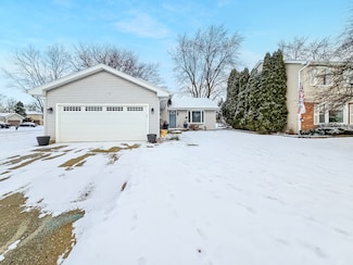 1028 Concord Dr, Bartlett, IL 60103