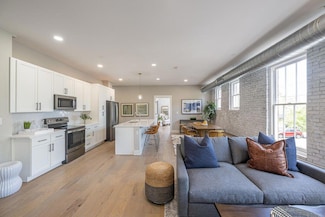 70 Carolina St Unit 201, Charleston, SC 29403