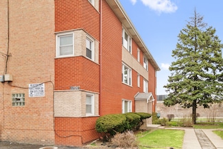 12926 Page Ct Unit 1W, Blue Island, IL 60406