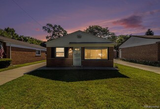 8476 Robindale Ave, Dearborn Heights, MI 48127