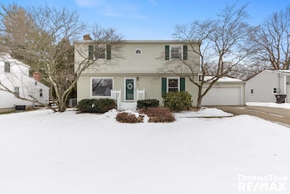 284 Netherfield St NW, Comstock Park, MI 49321