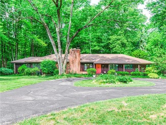 570 Timberline Dr, Akron, OH 44333