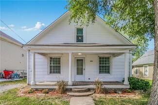1404 S Park Ave, Oak Grove, MO 64075