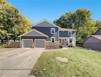 4025 NE Channel Dr, Lees Summit, MO 64064