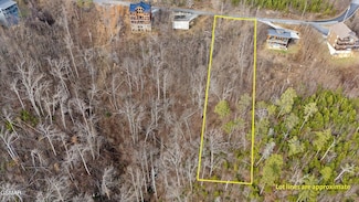 827 Sourwood Dr, Gatlinburg, TN 37738