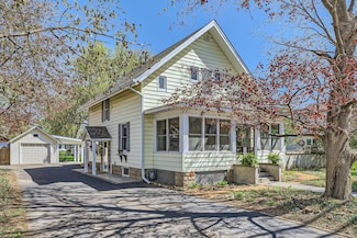 707 Saint Croix St, Hudson, WI 54016