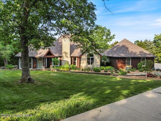 1500 Fox Moor Ct, Jefferson City, MO 65109