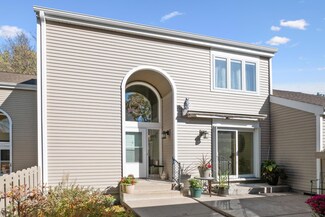 1198 Saint Clair Ave, Saint Paul, MN 55105